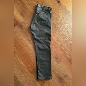 Men’s dark gray Levi’s 541